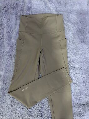Arc'teryx Essent High-Rise Utility Legging 26”